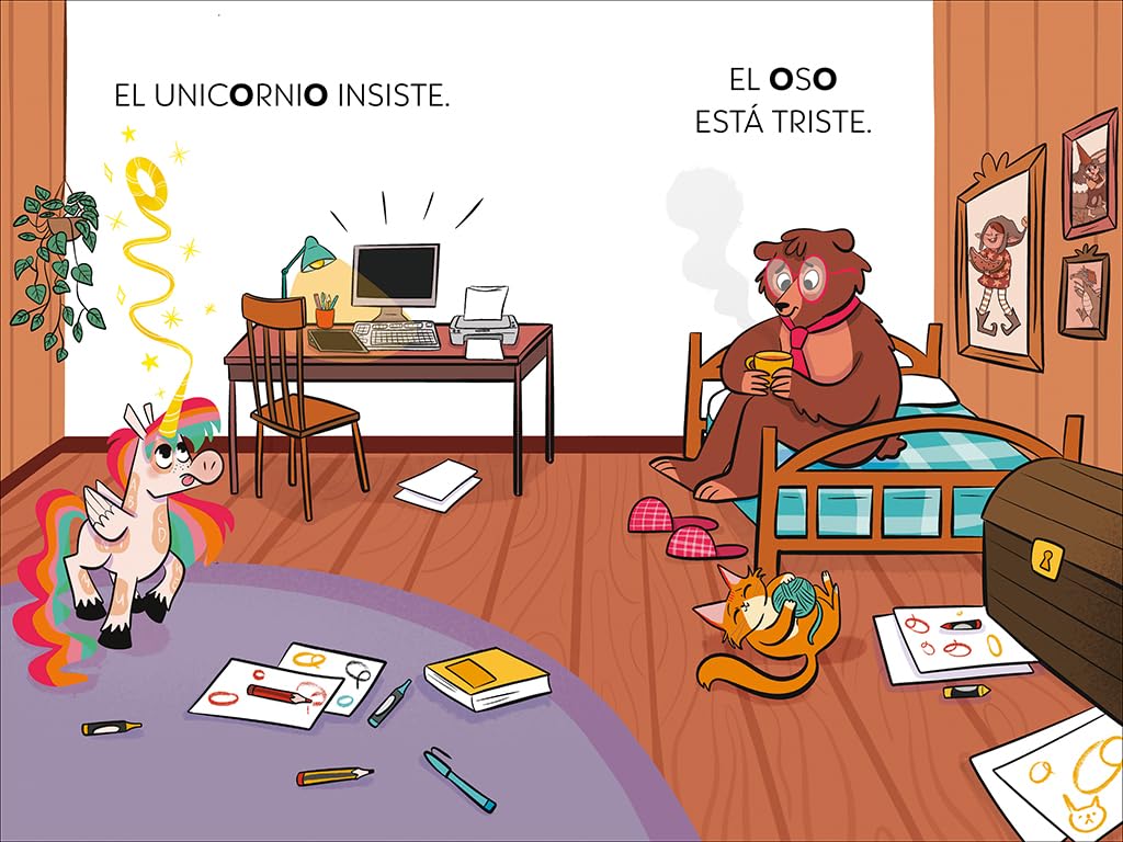 Un oso trabajador y el problema del ordenador. Aprender a leer con MAYÚSCULAS (a partir de 5 años) / A Hardworking Bear and the Computer Problem (EL UNICORNIO DE LAS LETRAS) (Spanish Edition) [Paperback] Oro, Begoña