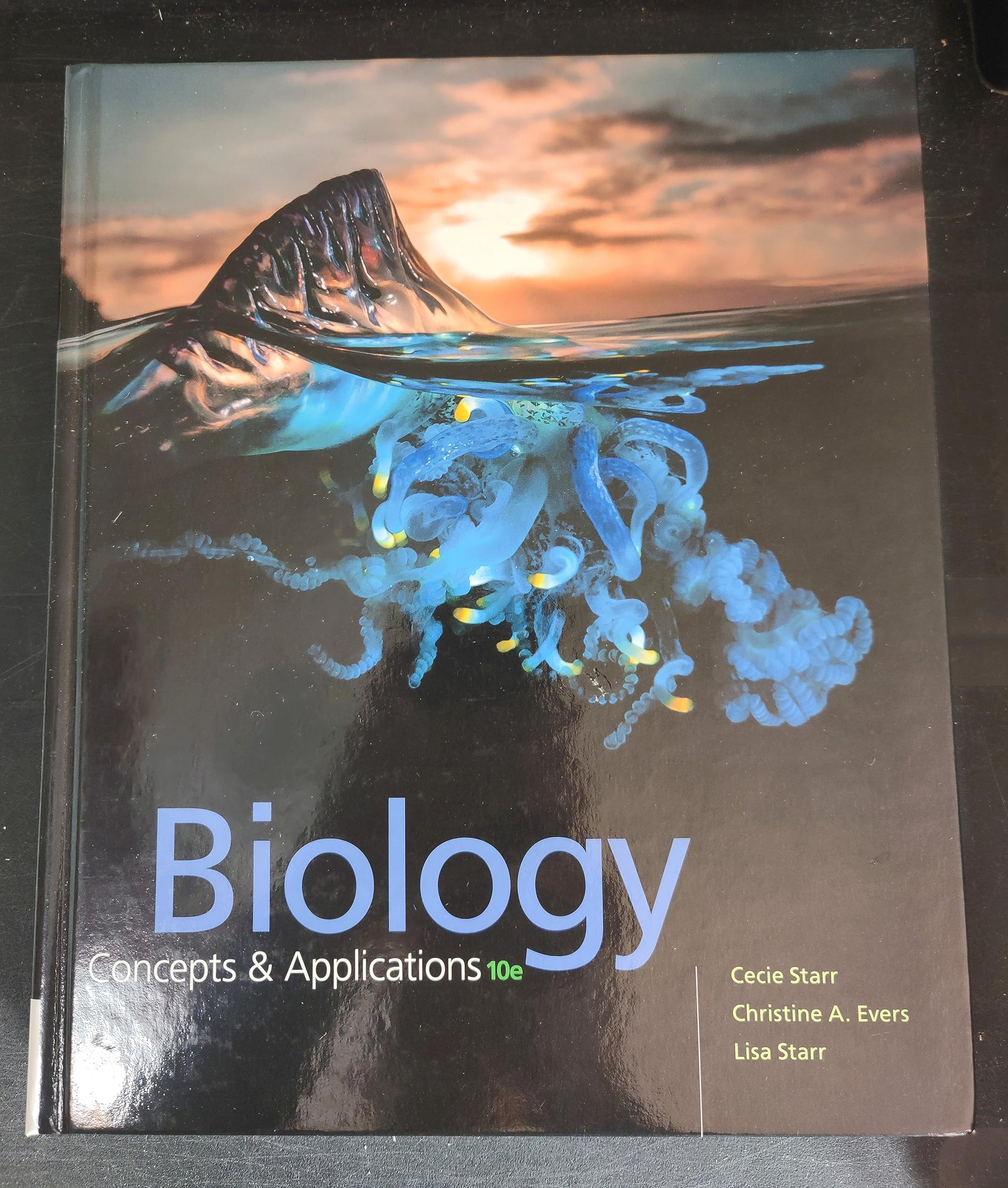Biology Concepts & Applications: Level 1 [Hardcover] Starr, Cecie